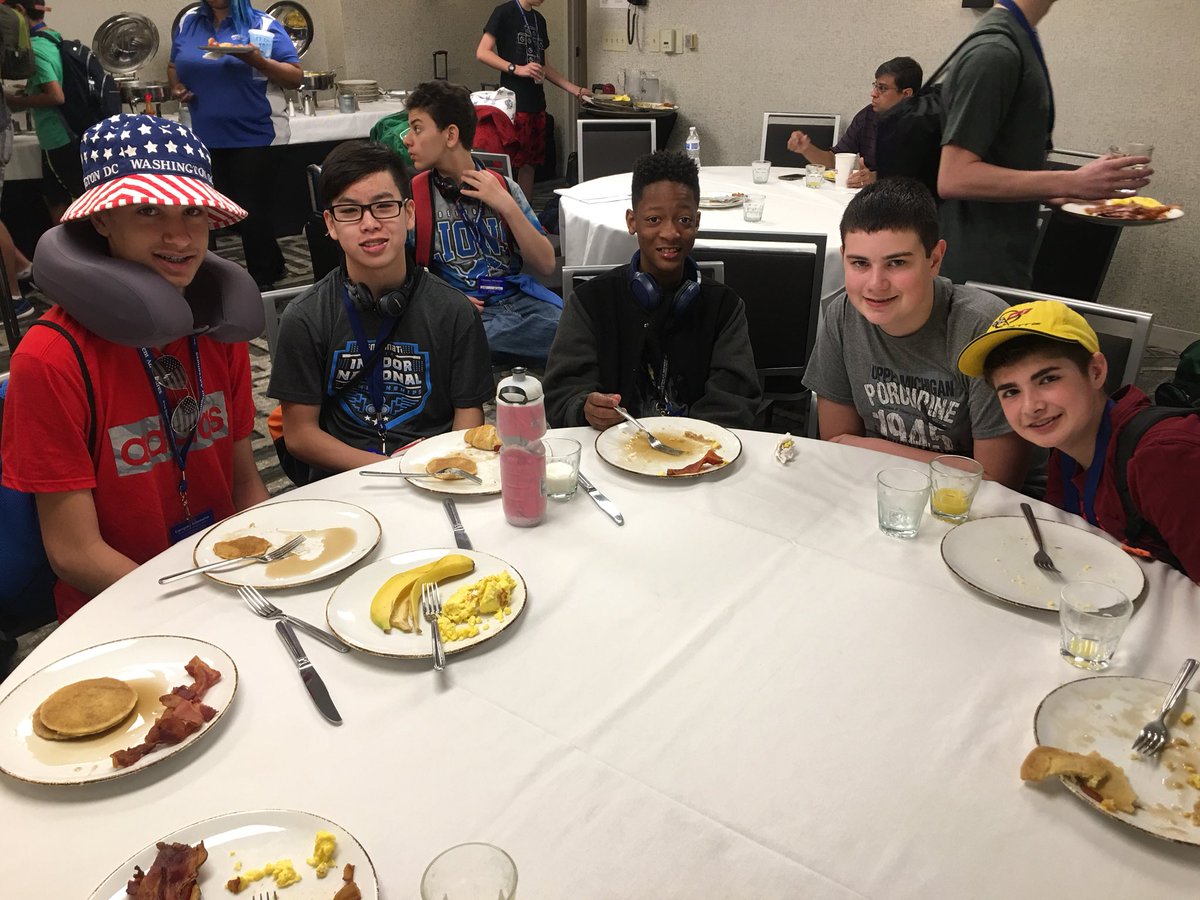 EastHills4_8's tweet photo. Starting to pack up and powering up with good breakfast https://t.co/ffjONhKYSg