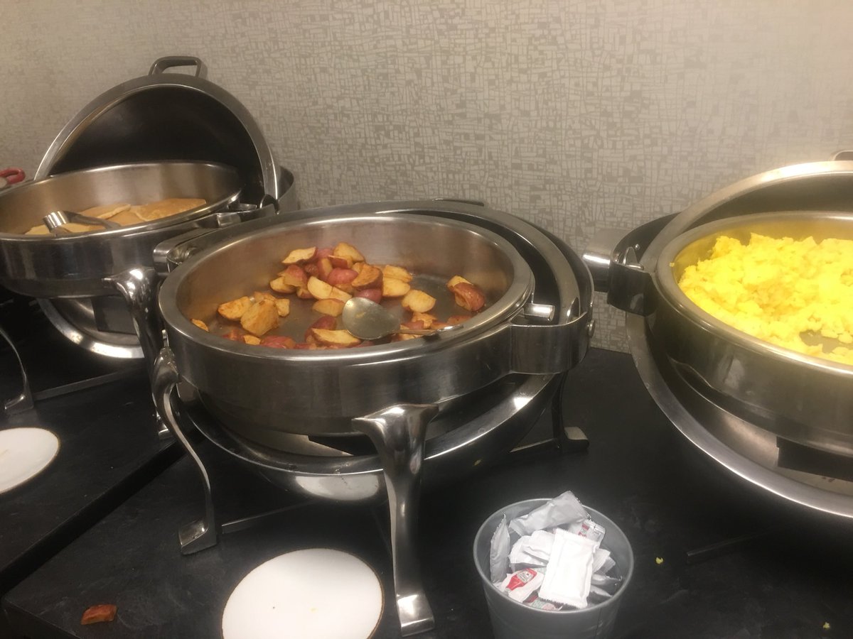 EastHills4_8's tweet photo. Starting to pack up and powering up with good breakfast https://t.co/ffjONhKYSg