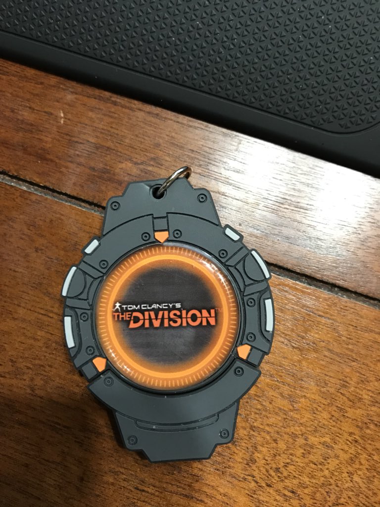 mrmagooxp's tweet image. When I pre-ordered the #TheDivision and picked it up I got this with it, it goes everywhere with me and has all the important files an agent can have! #AgentFiles