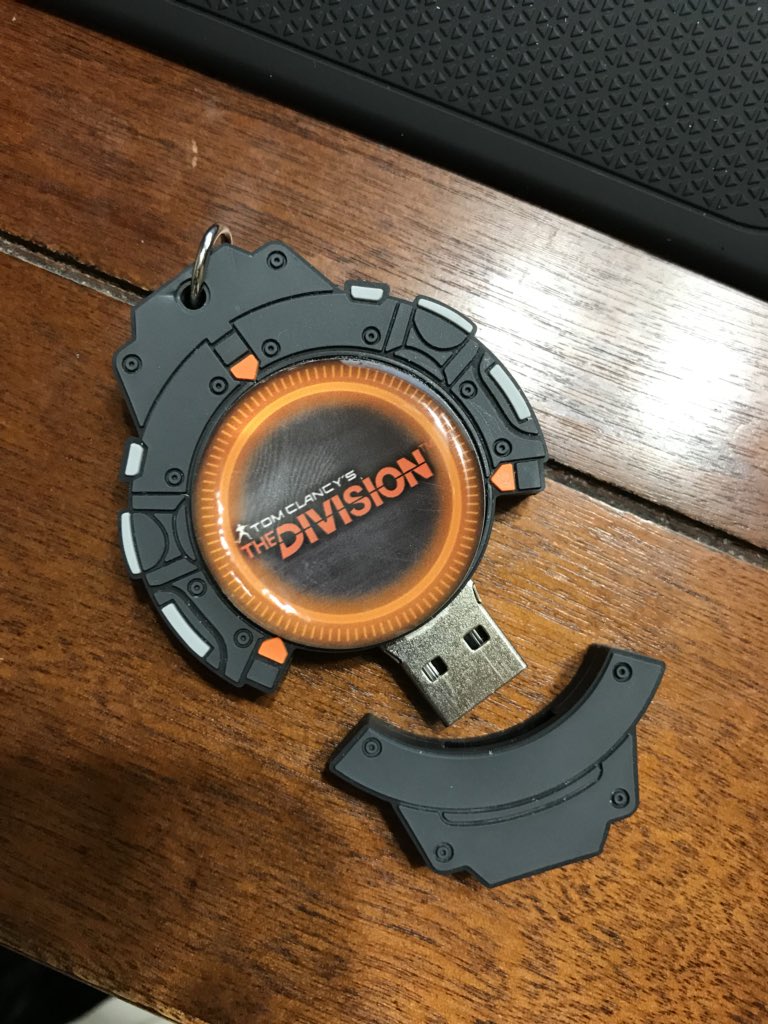 mrmagooxp's tweet image. When I pre-ordered the #TheDivision and picked it up I got this with it, it goes everywhere with me and has all the important files an agent can have! #AgentFiles