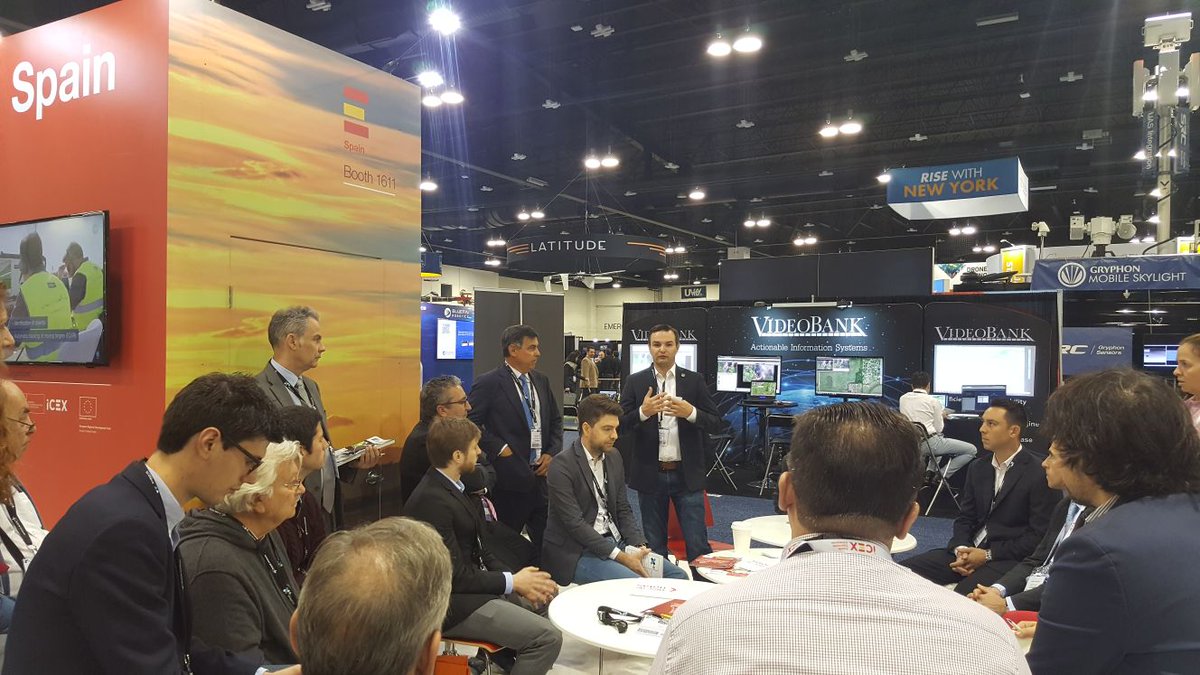 ICEX_'s tweet photo. Gran éxito de público en #Xponential18 , el principal evento mundial para el sector de los #drones . Por 3er año consecutivo hemos organizado un Espacio España y en esta edición, han sido 8 las empresas españolas participantes https://t.co/vBmqwuSxsh