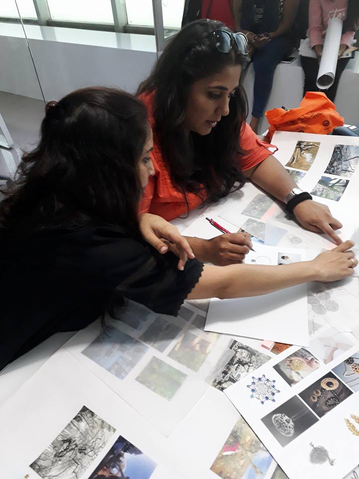imaginarium_io's tweet photo. Imaginarium in conversation with LéMark, working on stirring concepts for new product development.
#3DPrinting #Design #Innovation #AdvancedManufacturing #AdditiveManufacturing #Manufacturing #3Dprint #ImaginariumIndia #PreciousOnlineFactory #jewellery #CustomizedJewellery #Metl https://t.co/cG1LGoc4if