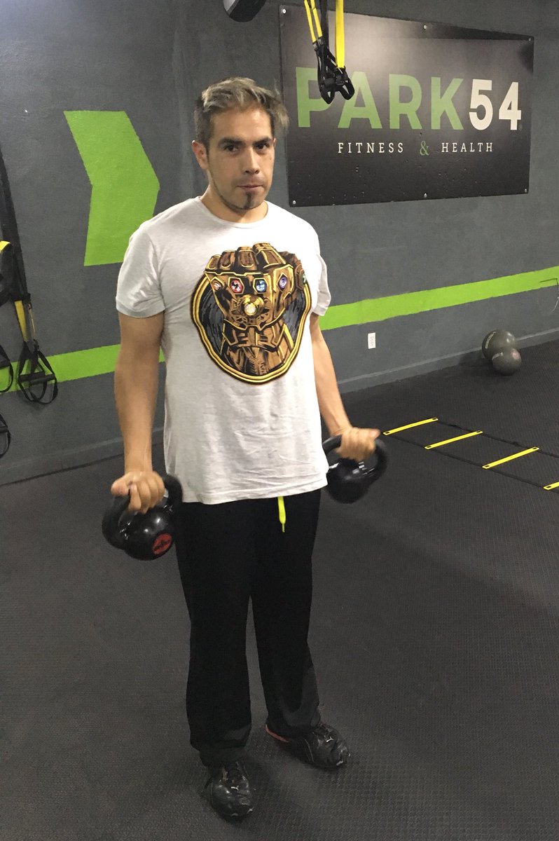 💪🏻 Poderoso como Thanos con las gemas del infinito en mi playera 💎 💎💎💎💎💎 Terminando semana 8 en <a href="/Park54Mx/">Park 54</a> 👊🏼