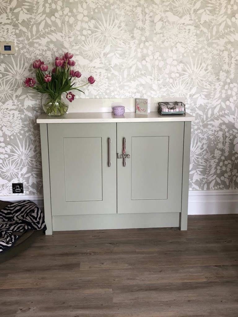 HOYHKitchens's tweet photo. This beautiful Fitzroy kitchen has been signed off today with happy customers #Clitheroe #RibbleValley https://t.co/Ry2RAnVnMO