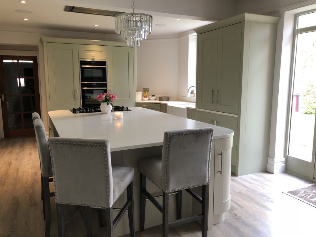 HOYHKitchens's tweet photo. This beautiful Fitzroy kitchen has been signed off today with happy customers #Clitheroe #RibbleValley https://t.co/Ry2RAnVnMO