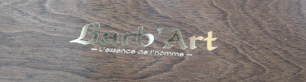 HipsterBarbe's tweet photo. On a testé le coffret d'entretien pour #barbe de Barb'Art : https://t.co/Vu8Ya43QGk #cadeau #beard #luxe #beardoil #oil #pogonophilie #barbart #barb-art https://t.co/0zeF8mR7Hk