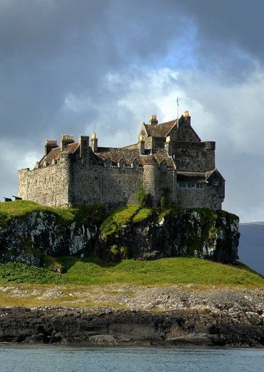 Lady of the Castles tweet media