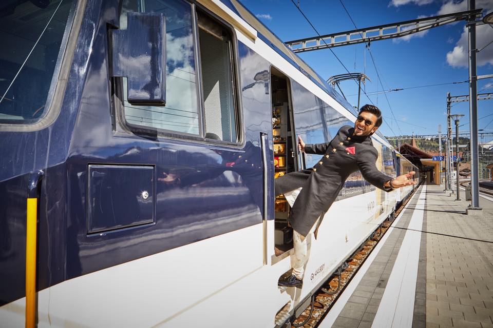 MySwitzerlandIN's tweet image. Toot-toot, hop on as the Ranveer on Tour train is now boarding!
The newly launched train, named after @RanveerOfficial, is all set to take you on a panoramic journey through the Lake Geneva Region. Are you ready to savour the scenic views of Western Switzerland?
@Media_STS