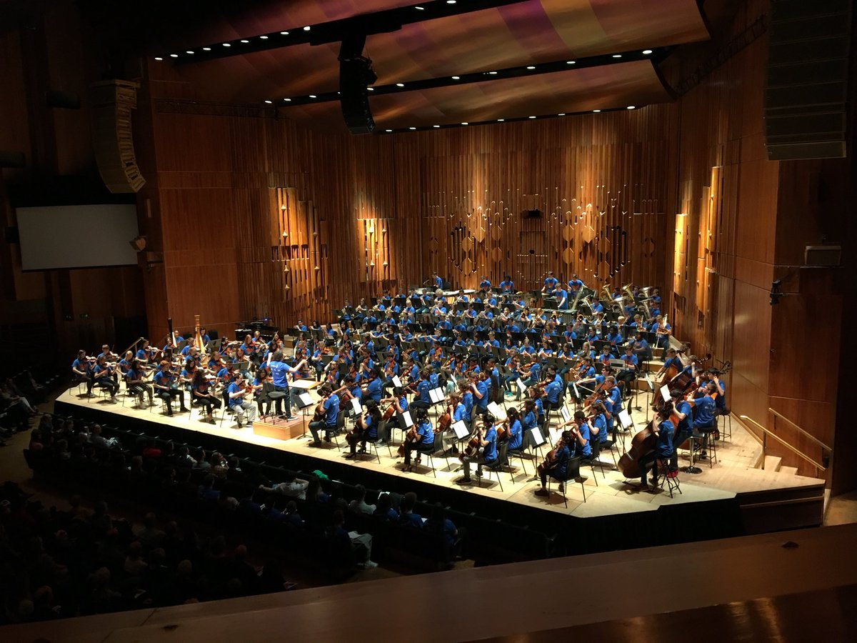 Louise_Theo's tweet photo. Bravo! ๐๐ผ๐๐ผ a truly inspirational morning @BarbicanCentre and a joy to observe @GustavoDudamel in open rehearsal with #NYOInspire #TuningIntoChange https://t.co/VjeuP35wzp