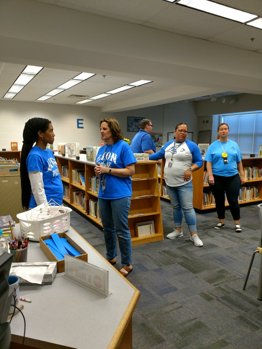 april2599gm's tweet photo. May the Fourth is strong with this group!    Leadership team wrapping up its book study for the year.  #StarWarsDay #LaneRocks #theforceisstronghere #equity #efficacy @FCPSLaneES @cwlatham @nikkikahara https://t.co/LDDuuP5jpg