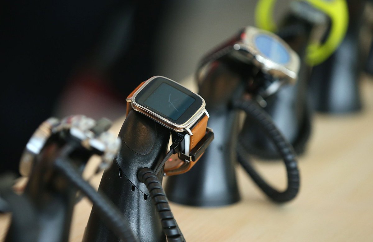 Sensovo's tweet photo. Wear OS Is Getting A Lot Smarter Thanks To New Assistant Features https://t.co/ooaOwCXc7u https://t.co/JfahHS1Qg2