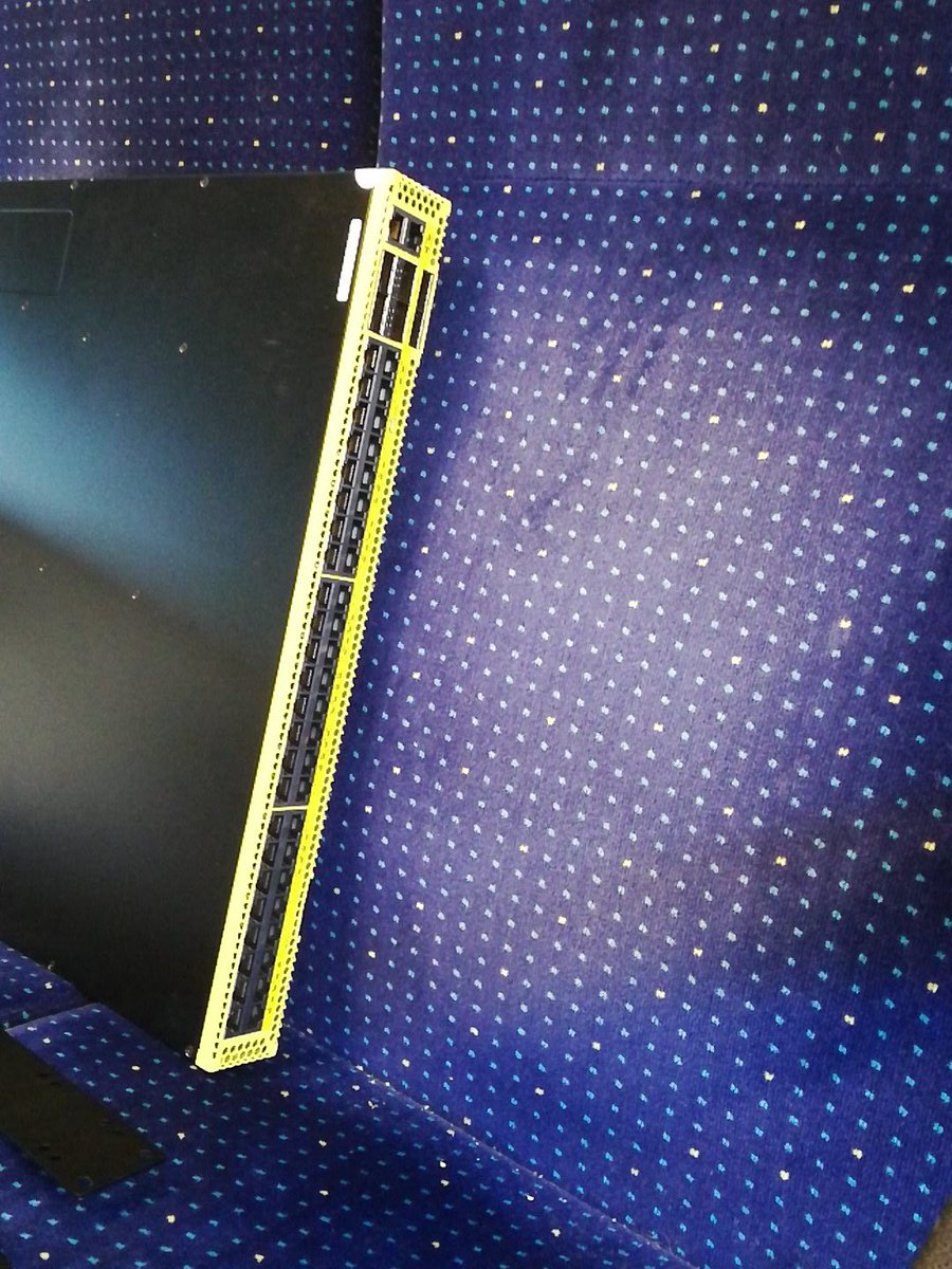 wauwuff's tweet image. Der switch geht auf Reisen #cumuluslinux #10GB