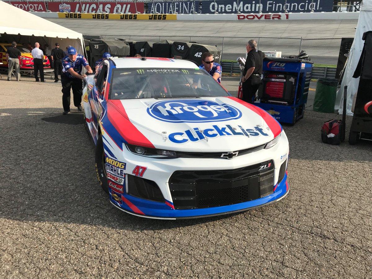 HYAKMotorsports's tweet photo. Good Morning from @MonsterMile!
@AJDinger & @Chris_Buescher are both sporting @kroger #ClickList colors this weekend. #WinWithClickList
Practice at 10:35am ET and qualifying at 3:20pm https://t.co/kFnJMTsUhy