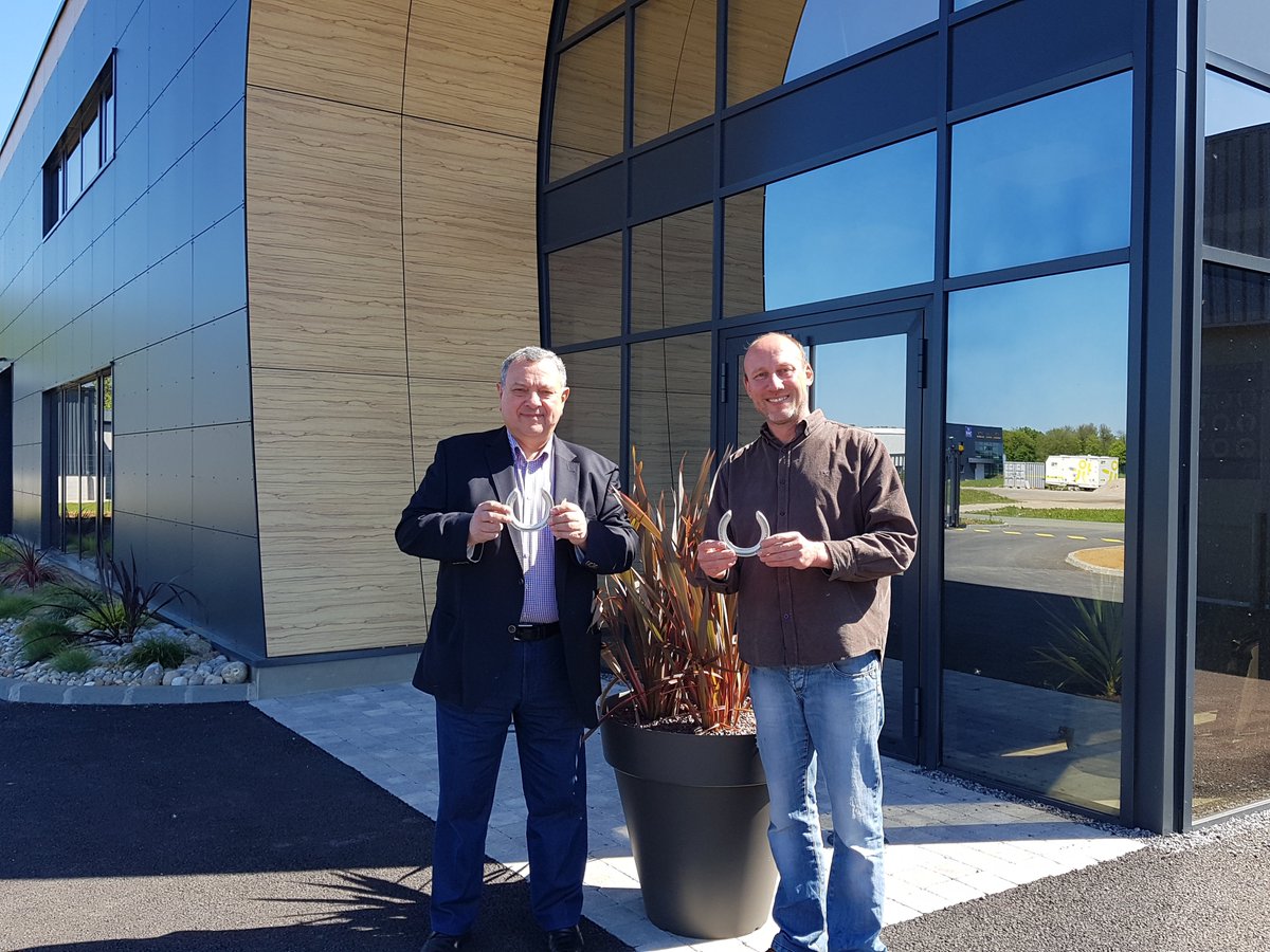 JLeclabart's tweet image. Visite chez #DELTACAST à #Poixdepicardie  avec Mr Adam le dirigeant. Grâce à lui les chevaux du monde entier trouvent chaussure à leur pied. #équitation #fers #Hippisme #orthopédie #obstacles #maréchal-ferrant🐴