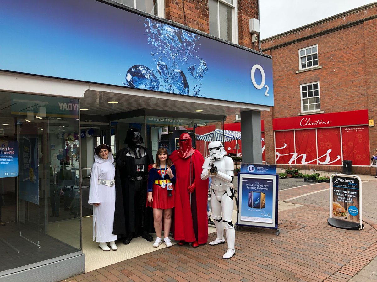 xlincyannx's tweet image. Come and support #o2Macclesfield as we raise money for @CFKKEY103 in aid of #TeenageCancerTrust and #SuperheroDay we are cycling to Gotham to see batman! @GuruAnnieB @amber_frances @MIDCommsUK