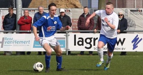 Zonder Niels Kok, die tegen <a href="/Wilhelminiaan/">RKVV Wilhelmina</a> neus en oogkas brak, pakte @RKVVNK Nieuwkuijk belangrijke punten tegen <a href="/ZwaluwVFCVught/">Zwaluw VFC</a> en <a href="/RealLunet/">SV Real Lunet</a>. Zondag wacht <a href="/RKDVCDrunen/">RKDVC</a> en nog 2x volgt <a href="/Rksvschijndel/">RKSV Schijndel</a>. "Wij eindigen boven de streep." bit.ly/2JSJld7