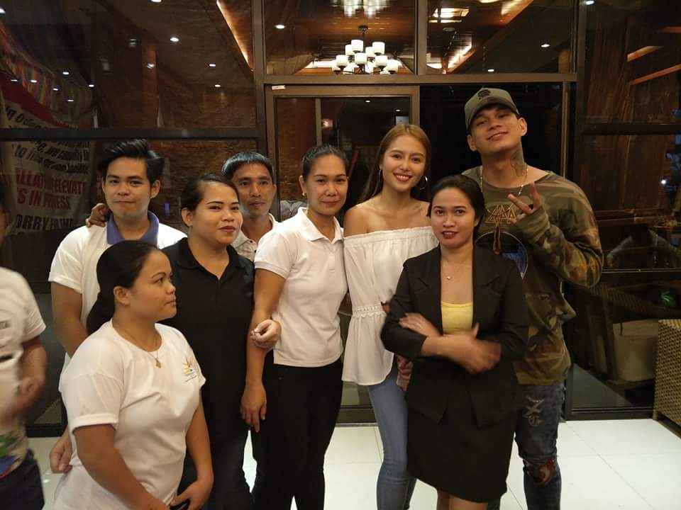 MIHOnationOFC's tweet photo. Our Queen @realmihonishida and @iamzeuscollins with the hospitable people of Tolosa
MIHONISHIDA inTolosaLeyte https://t.co/UO422VjFnN