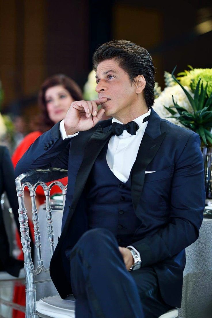 Man wearing formal coat, Shah Rukh Khan Blue Suit, at the movies, bollywood  stars png | PNGEgg