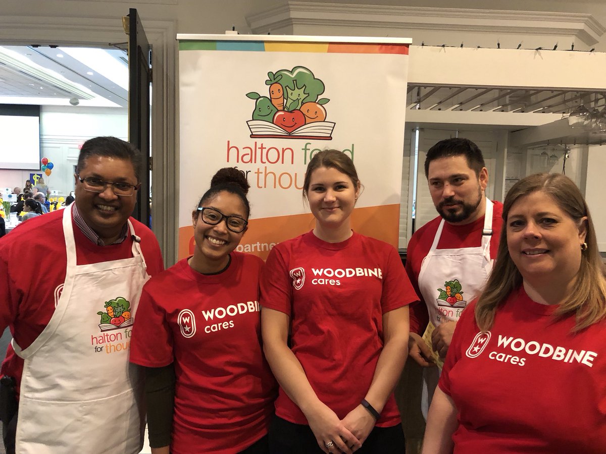 WoodbineCares's tweet photo. Woodbine Cares volunteers &amp; Woodbine Mohawk Park chefs out supporting the Halton Food for Thought breakfast gala @HaltonFFT #HFFTGALA https://t.co/5sEuN8LvcF