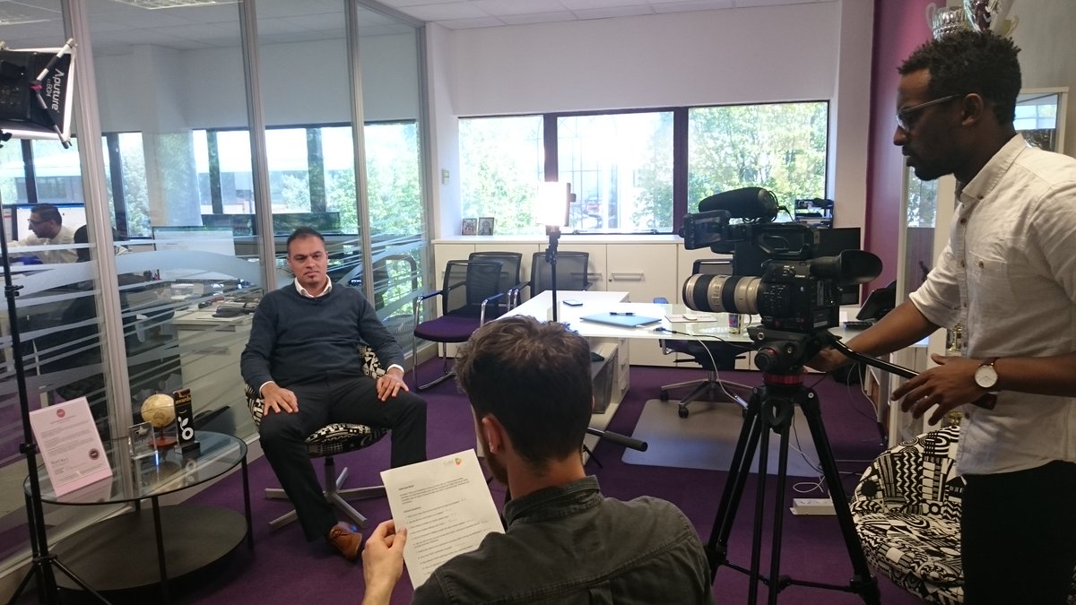 e-Careers tweet media