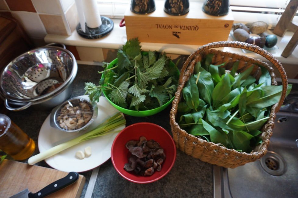 Foodie at heart? Follow @janetnewenham as she travels across Ireland discovering the best Irish food experiences. bit.ly/2JRfge5
#YourIrishAdventure #Ireland <a href="/TravelingSpoon/">Traveling Spoon</a>