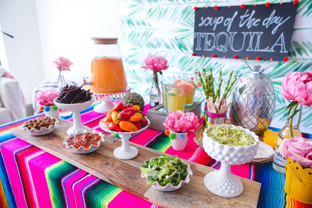 CoverdPhoto's tweet image. Who's ready for Cinco de Mayo? @littlemissparty has the perfect spread! #coverdphoto 📸:@nataliabougadellis
