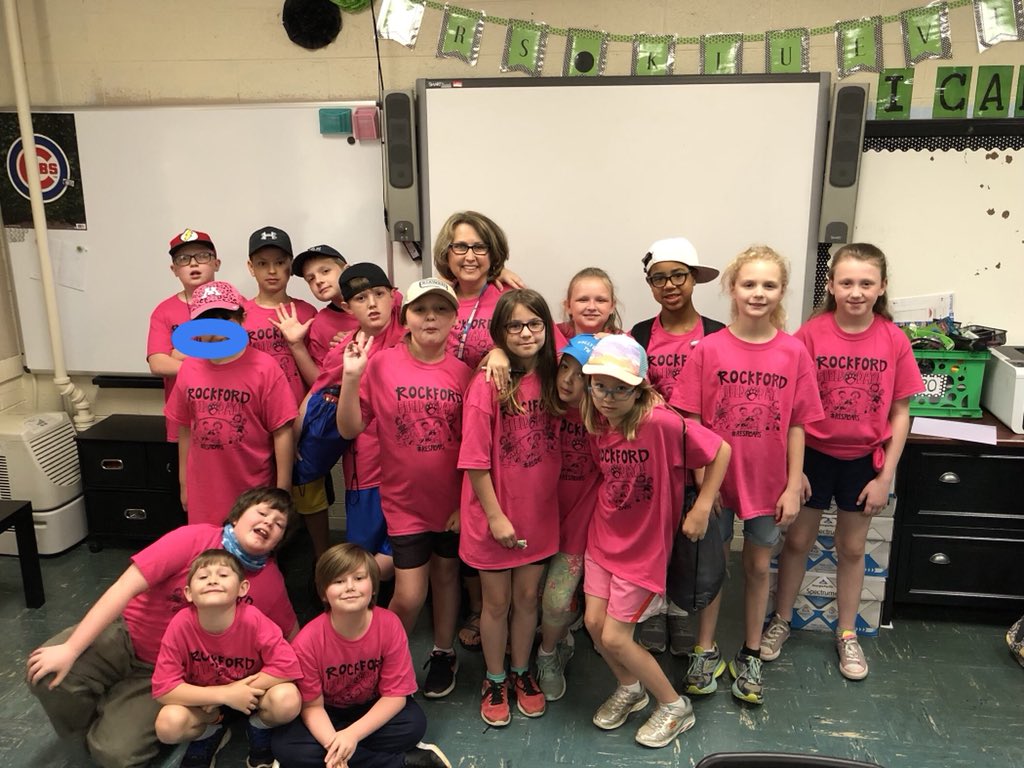 Ms. Kluever’s class is ready to win today at Field Day!!!! <a href="/RESTigers/">Rockford Elementary</a> #RESROARS