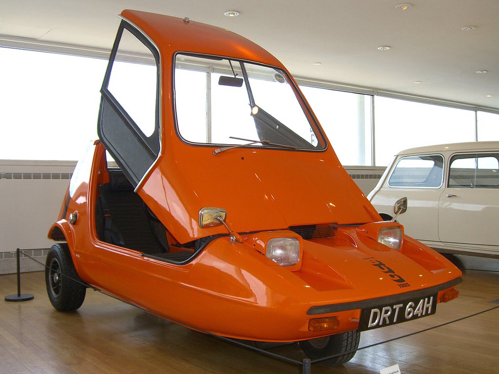 petrolheadia's tweet photo. #MayTheFourthBeWithYou and never forget that Luke Skywalker drove about in a modified #BondBug https://t.co/Jaea6ba8WX