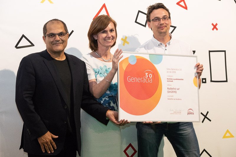 Pontis_Slovakia's tweet photo. Thank you @Citi, for handing the award to the winner in the category Carrer and entrepreneurial skills, Rozbehni sa! Academy!. #Generation30 #Pathways2Progress https://t.co/OlvVjE17tg