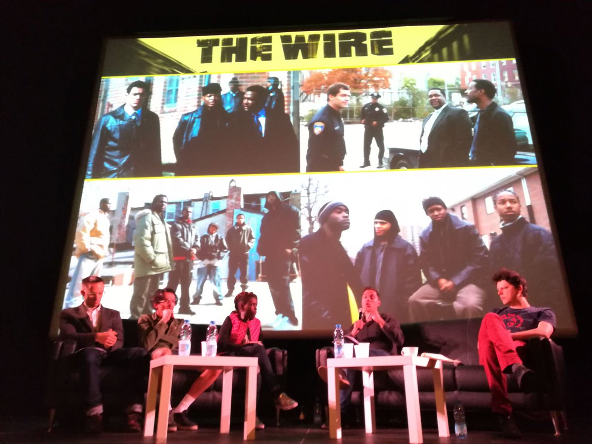 FestSeriesMania's tweet photo. "Tout le sens de la série [The Wire] c'est de montrer ce que le vert fait aux noirs, ce que l'évolution du capitalisme fait sur la communauté noire" @JulienTalpin 
#seriesmania #flowlille #hiphop https://t.co/PkYfgkRLjy