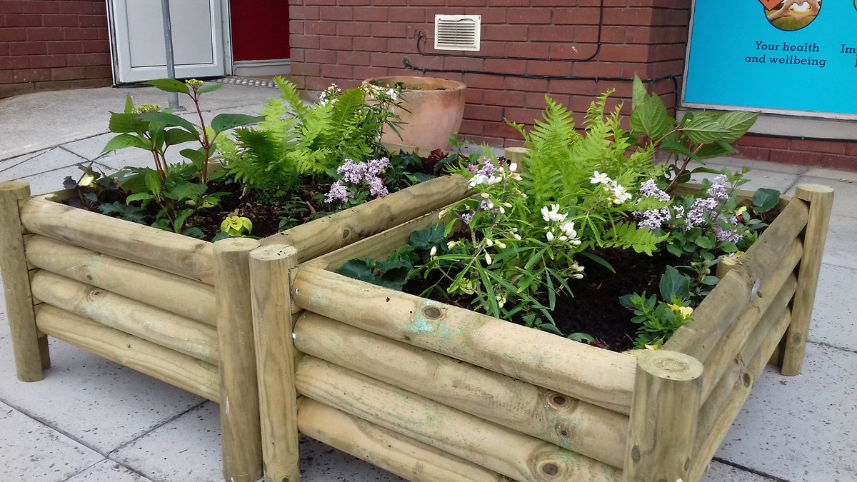 IanBoulton's tweet photo. We've planted containers as part of our #GrowingStapleHill project &amp; in time for the launch of @SHCommunityHub on Tuesday.

Thanks to @MerlinHousing for the containers &amp; beautiful plants.

All are welcome to help us tomorrow morning for our tidy up of the Byron Place car park. https://t.co/6C7fBDusm3