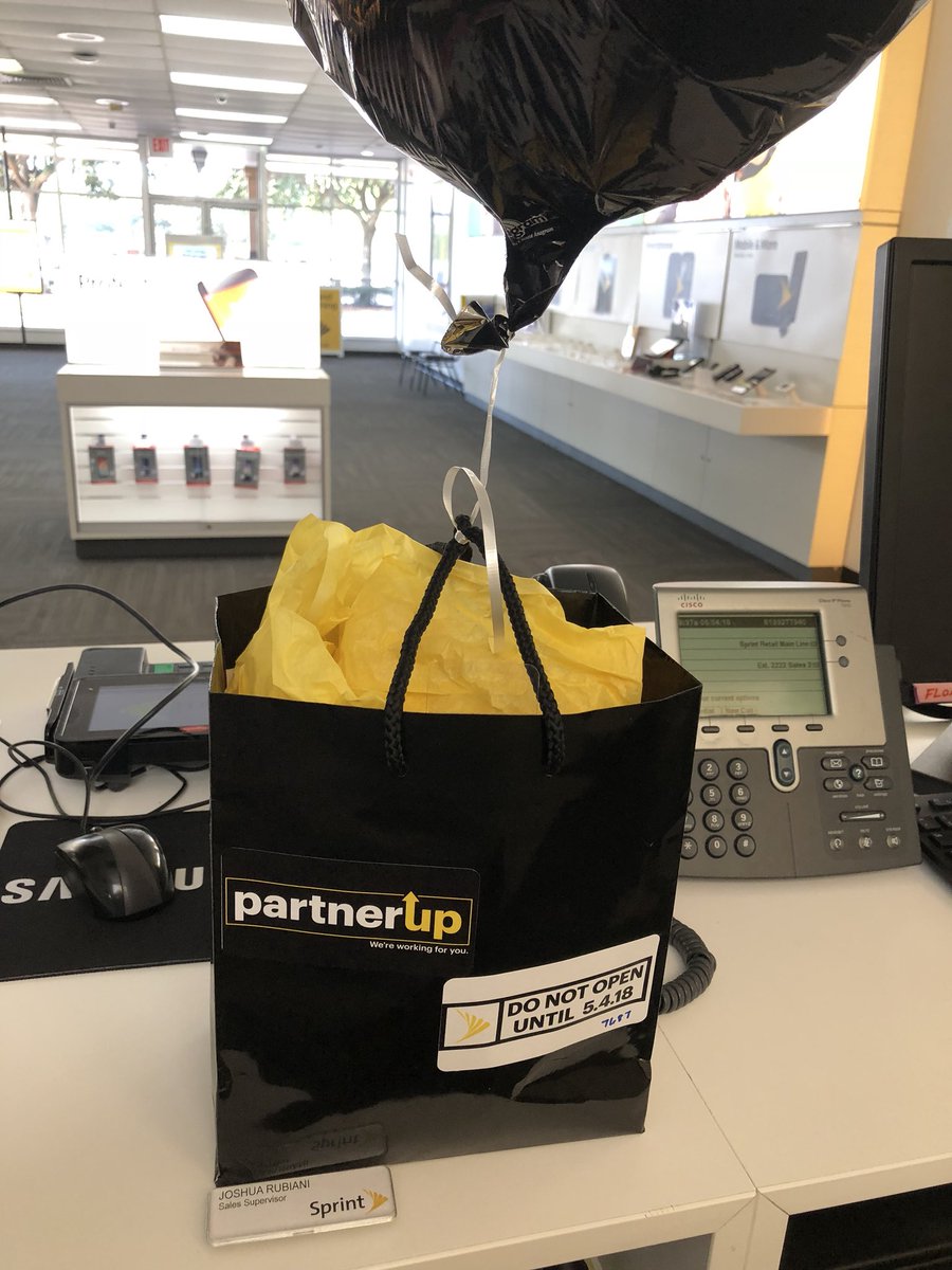 SprintStore7687's tweet photo. Waiting for the team for our meeting and also ready share the great news.. let’s get the day started and have a great one! @ChrisValle80 @tracySprint @andrewroberts91 #Partnerup #Letsgo #Sprint https://t.co/4ApcWhtXZv