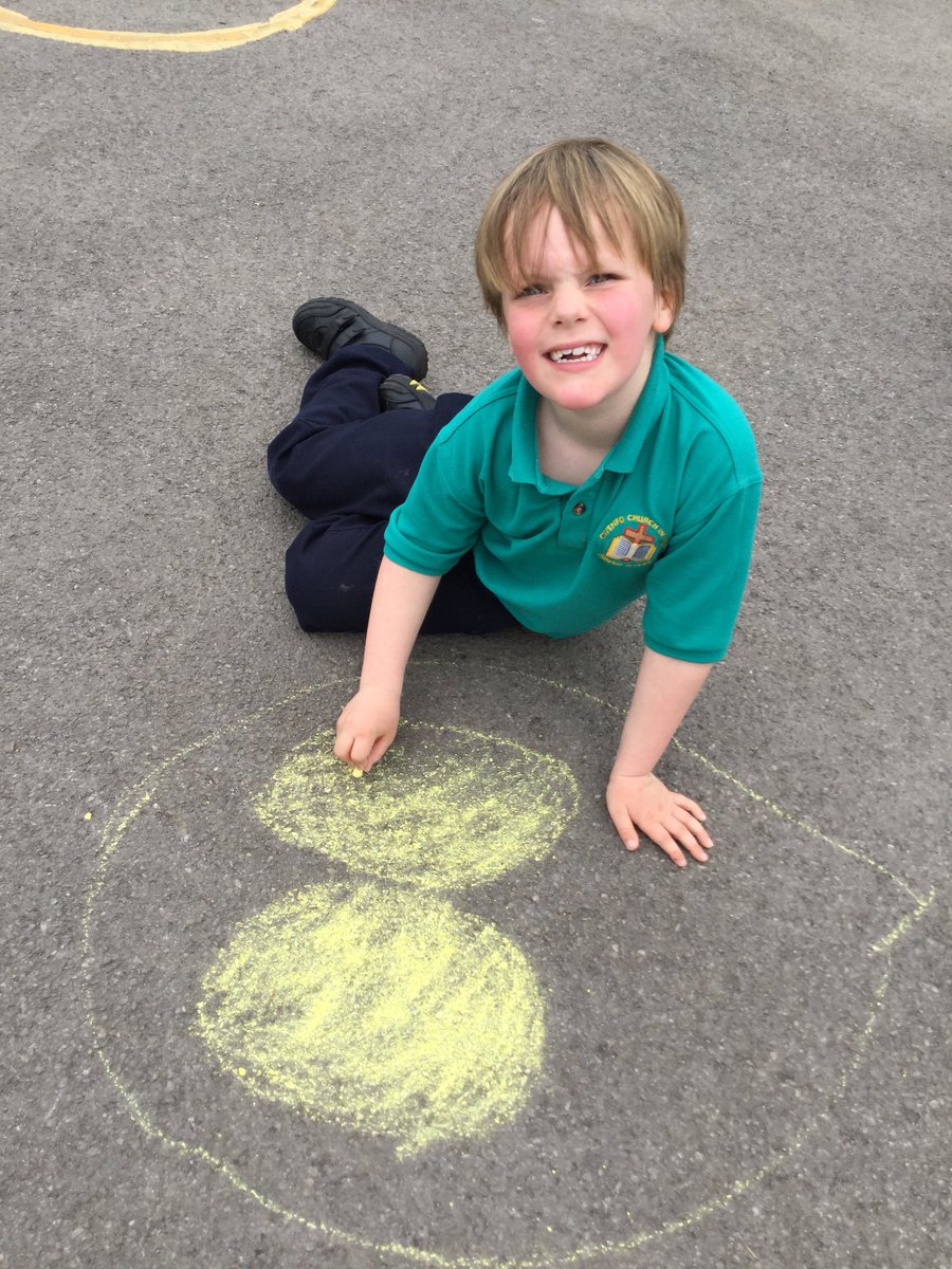 GwenfoCWPrimary's tweet photo. #FoundationPhaseFriday #Space #MayThe4thBeWithYou https://t.co/GG42ruHlhb