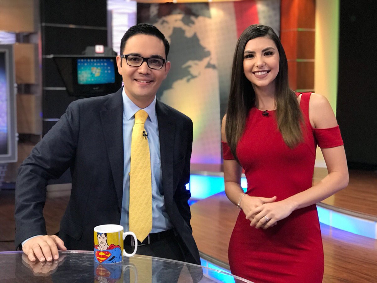 joluisgarcia's tweet photo. Nosotros listos recibiendo el fin de semana en #LasNoticiasMty y con #ElResbalon imperdible esta mañana @AnaMafud https://t.co/XC7nwG4r0d