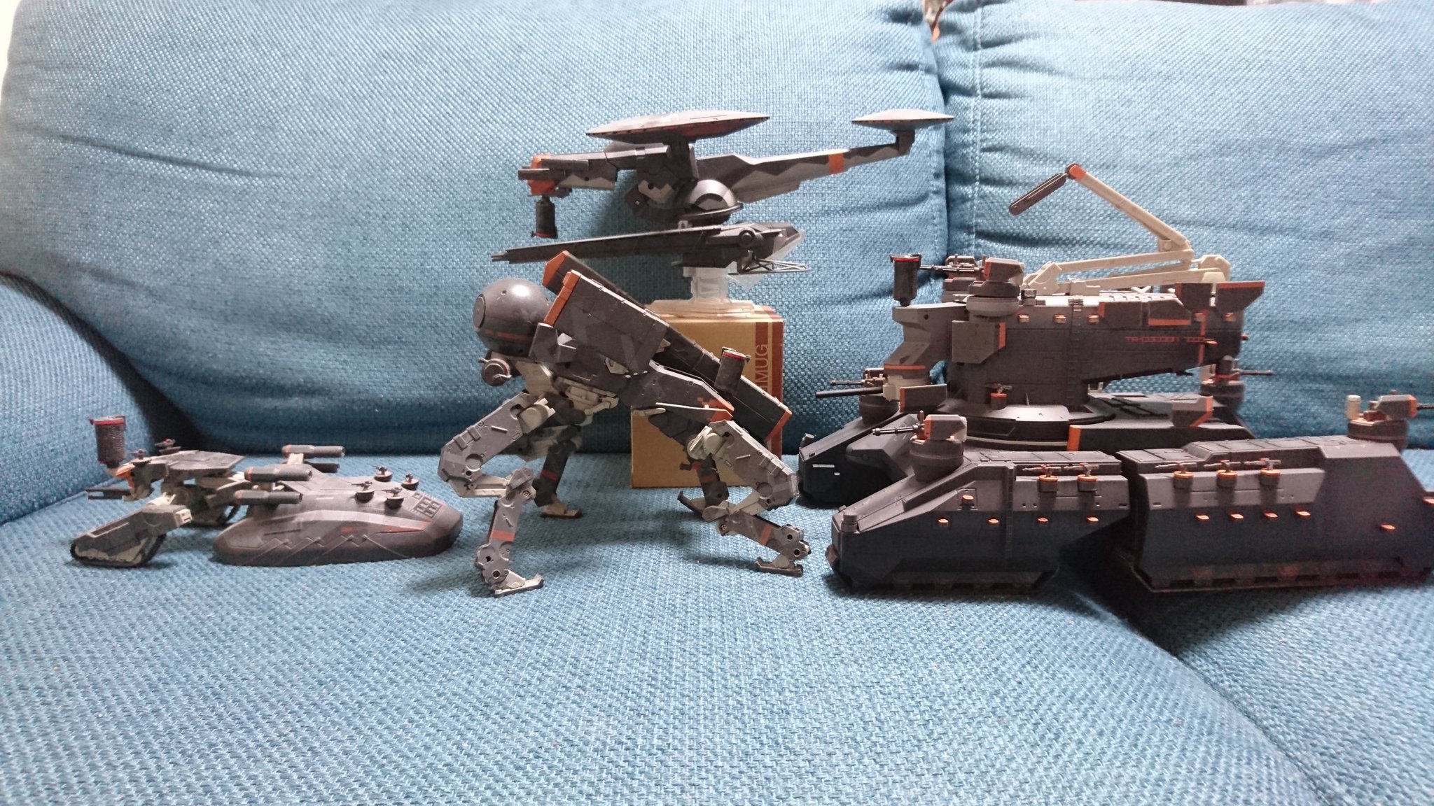 メタルギア　ピースウォーカー プレイアーツ改　クリサリス メタルギアソリッド ピースウォーカー クリサリス プレイアーツ改