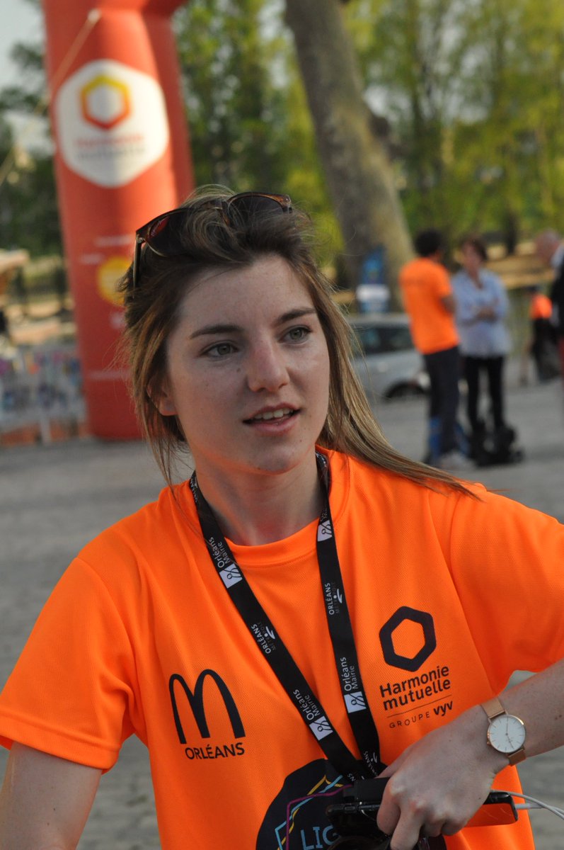 marie_gldl's tweet image. La @Light_Up_Run ? Un événement organisé par ma promo de Master à #Orleans et en partenariat avec mon entreprise @hmutuelle dont je suis très fière ! Du fluo, du sport, du fun et de la bonne humeur, un travail d'équipe enrichissant et motivant pour la suite ! 👏🏃‍♀️#LUR2018
