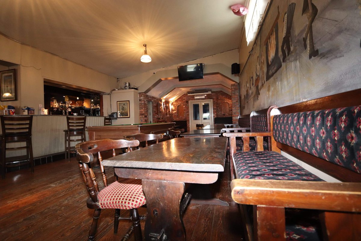 HighChappCobh's tweet photo. On the Great Island of #Cobh, in #beautiful Ballymore

The High Chaparral Bar is at the heart of the #community

A #traditional country #pub with a #welcoming #warm #cosy #atmosphere

#Family #friendly

Plenty of #entertainment, #music #sports and craic
#Cork #Ireland #PureCork https://t.co/1m61c75mRG