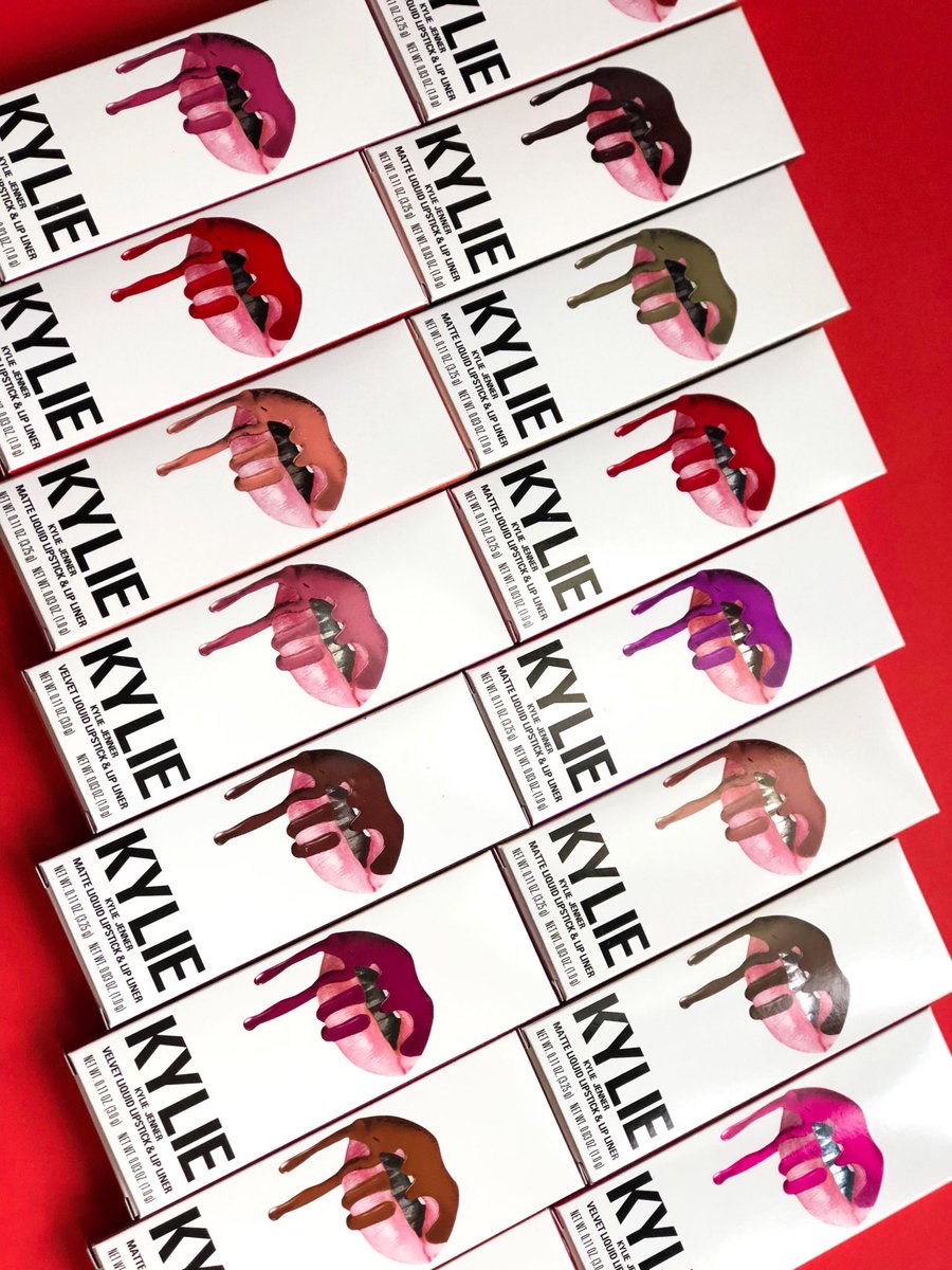 kyliecosmetics's tweet image. Only one hour until our annual buy one get one FREE lip kit sale starts!! Which shades will you be getting today? 7am pst KylieCosmetics.com 🎉💗