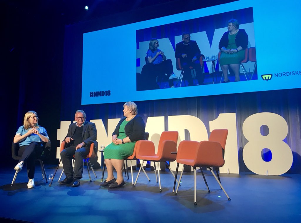 Statsminister <a href="/erna_solberg/">Erna Solberg</a>, Jostein Gripsrud og <a href="/TrineEilertsen/">Trine Eilertsen</a> under Frank Aarebrot-samtalen under <a href="/mediedager/">Nordiske Mediedager</a> #nmd18 

DIREKTE: nordiskemediedager.no/nmd-tv/live/