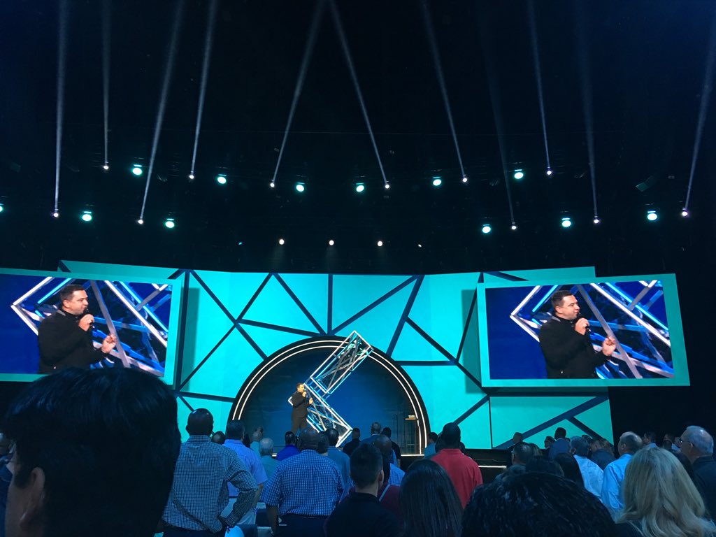 _Chloelewington's tweet photo. Kicking off the @Leadercast 2018 conference today! 🙌🙌 https://t.co/L86jiszYXw