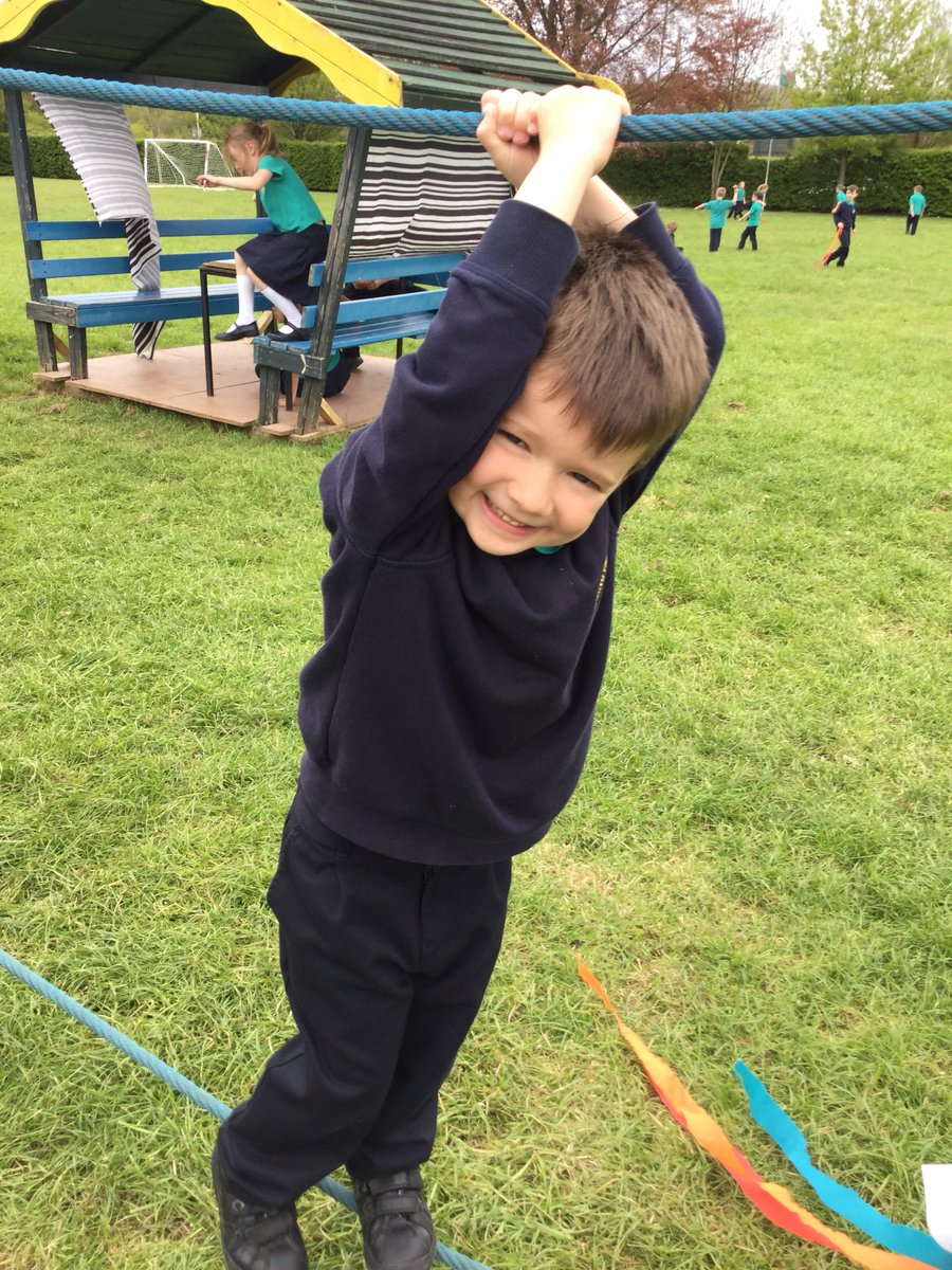 GwenfoCWPrimary's tweet photo. #FoundationPhaseFriday #space #funallaround https://t.co/hkkd3lclnn
