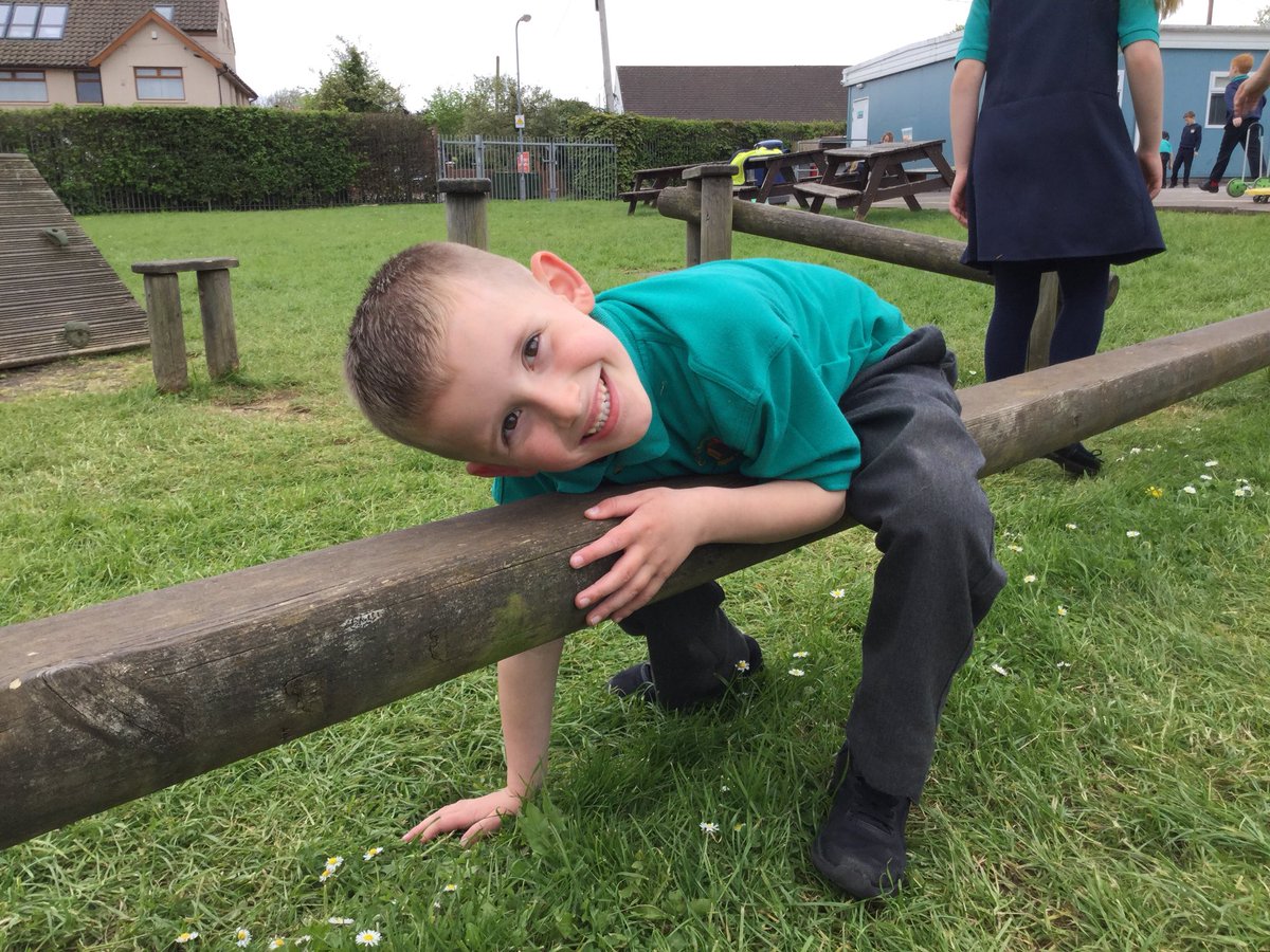 GwenfoCWPrimary's tweet photo. #FoundationPhaseFriday #space #funallaround https://t.co/hkkd3lclnn