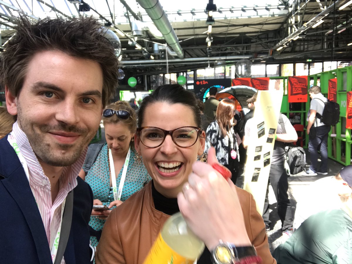 C_me_on's tweet photo. Auf ein #twitterlemon mit @DanielaDrube https://t.co/jO1PPzbktc