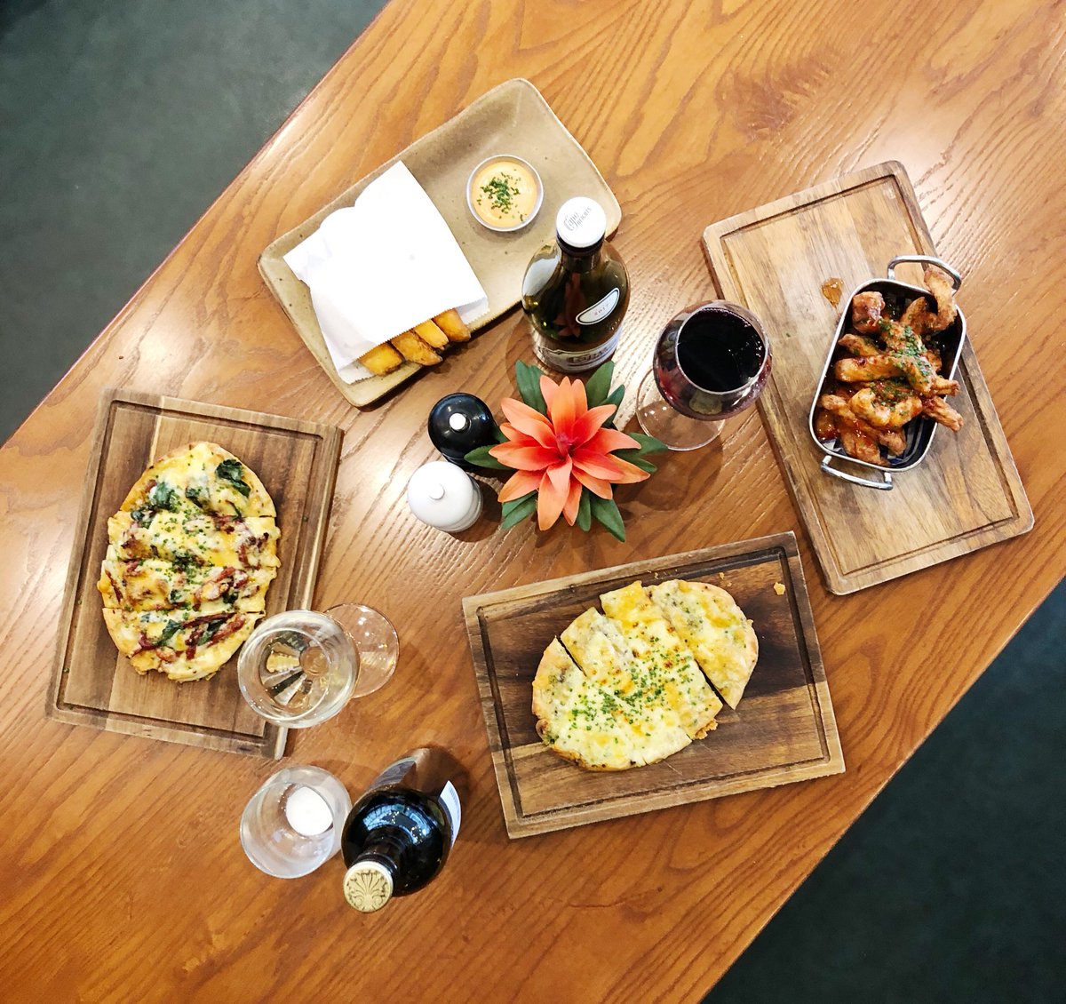 Our new canopy booths are perfect for sharing drinks and nibbles with friends! They seat up to 8 and are available just for drinks also! It’s set to be a scorcher of a weekend so grab the gang and come and see us 🌞 
#museuppermill #tapas #sharingplates #uppermill #Saddleworth