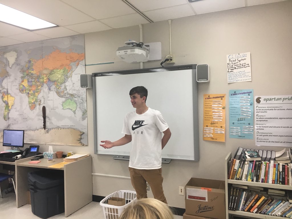erhinderman's tweet photo. Thank you to @CommunitiesONHS 1 for letting me share about my experiences with my junior project, Transitioning Newcomers, in preparation for @UICoshkosh on Saturday #unityoshkosh https://t.co/cvuZLXhJmo
