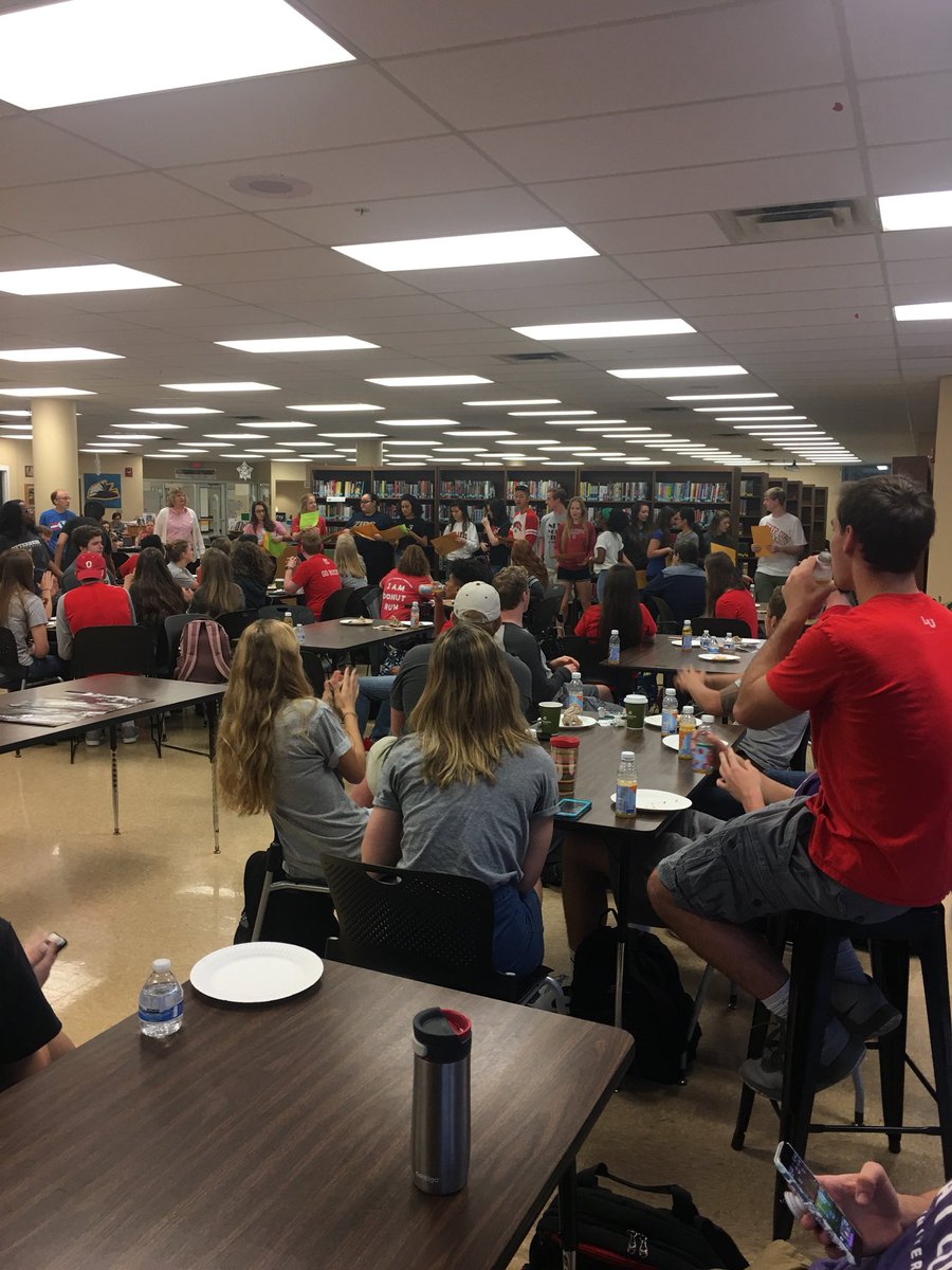 mcgeorgs's tweet photo. Great morning with Seniors having breakfast and hearing Superlatives! What a great group! https://t.co/7tgg3K2mod