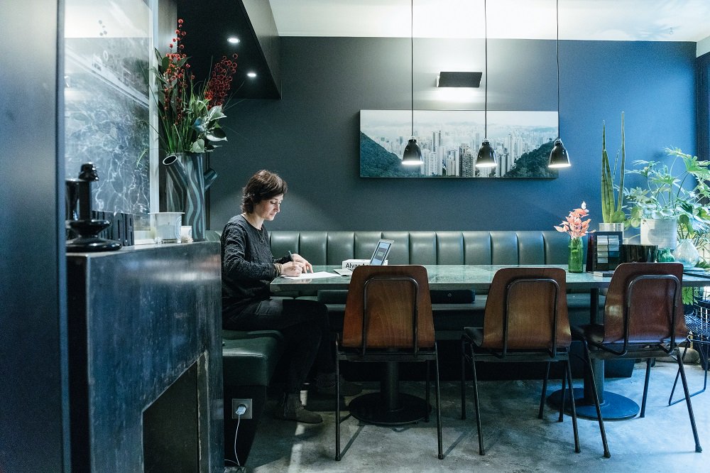 Über die Balance von Arbeit, Leben und Freundschaft im selben Raum. Ein schönes Beispiel aus der französischen Hauptstadt Paris: social.siemens-home.bsh-group.com/de/isabelle-ju…