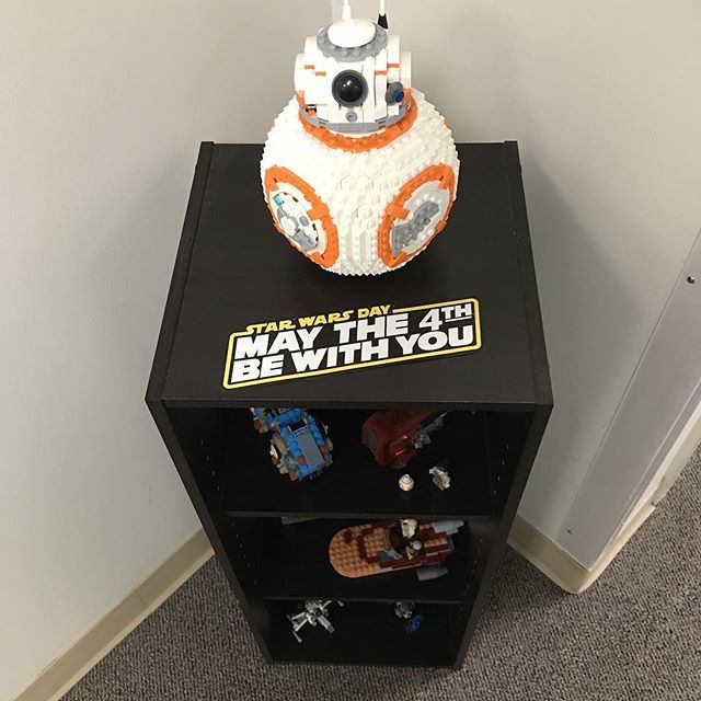 flobbit's tweet photo. May the 4th Be with you!
#maythe4th #lego #starwars https://t.co/8a8OpygTVP https://t.co/ZxNctCwHk5
