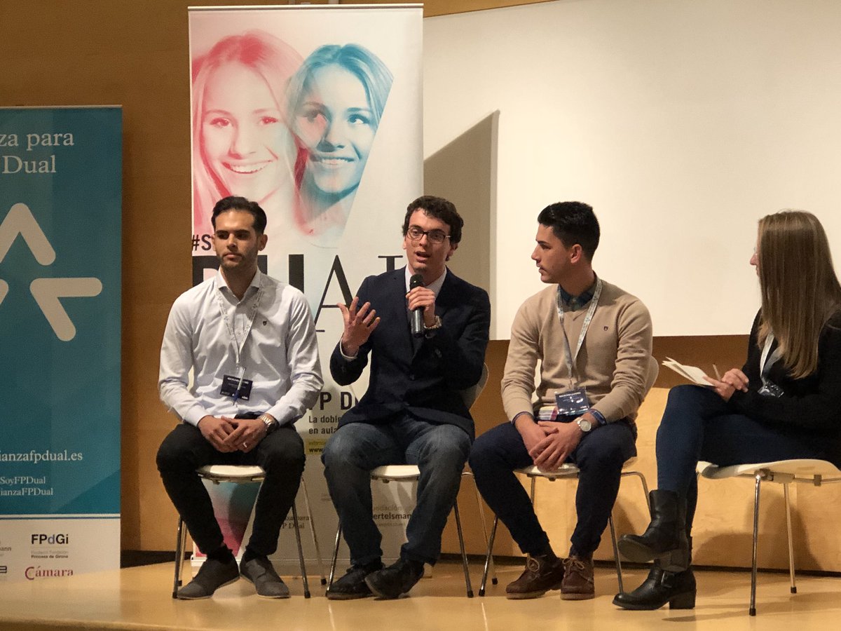 IgnaciodeBenito's tweet photo. Jornada muy intensa a la vez que instructiva y motivadora con los #embajadoresfpdual de la @Alianzafpdual con el apoyo de @lidlespana . Despues de lo vivido en el dia de hoy está muy muy claro que lo que hacemos impulsando la fp dual tiene mucho sentido 😁Gracias a todos/as 👏👏 https://t.co/t8SOl9MUUP