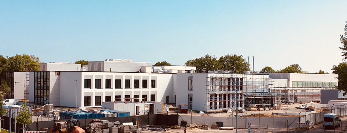 dserf14's tweet photo. Nearly completed construction of new Wiesbaden MS. Amazing 21st century collaborative project...@DoDEA_Europe, @DoDEA, US Army Corps of Engineers, German contractor, US Army Garrison Wiesbaden, and WMS. https://t.co/uWWpqhKLkx